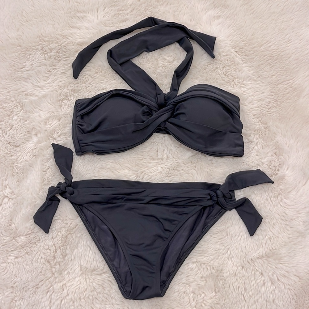 **TOP ONLY** Super flattering bikini top, wear as halter or strapless